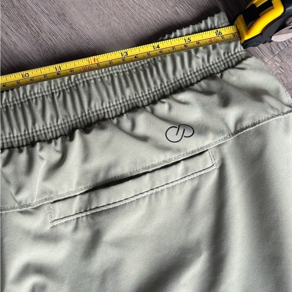 Pre-owned CALLA Women's TrueLight Seamed Mid Rise Shorts, Size L - Picture 5 of 7